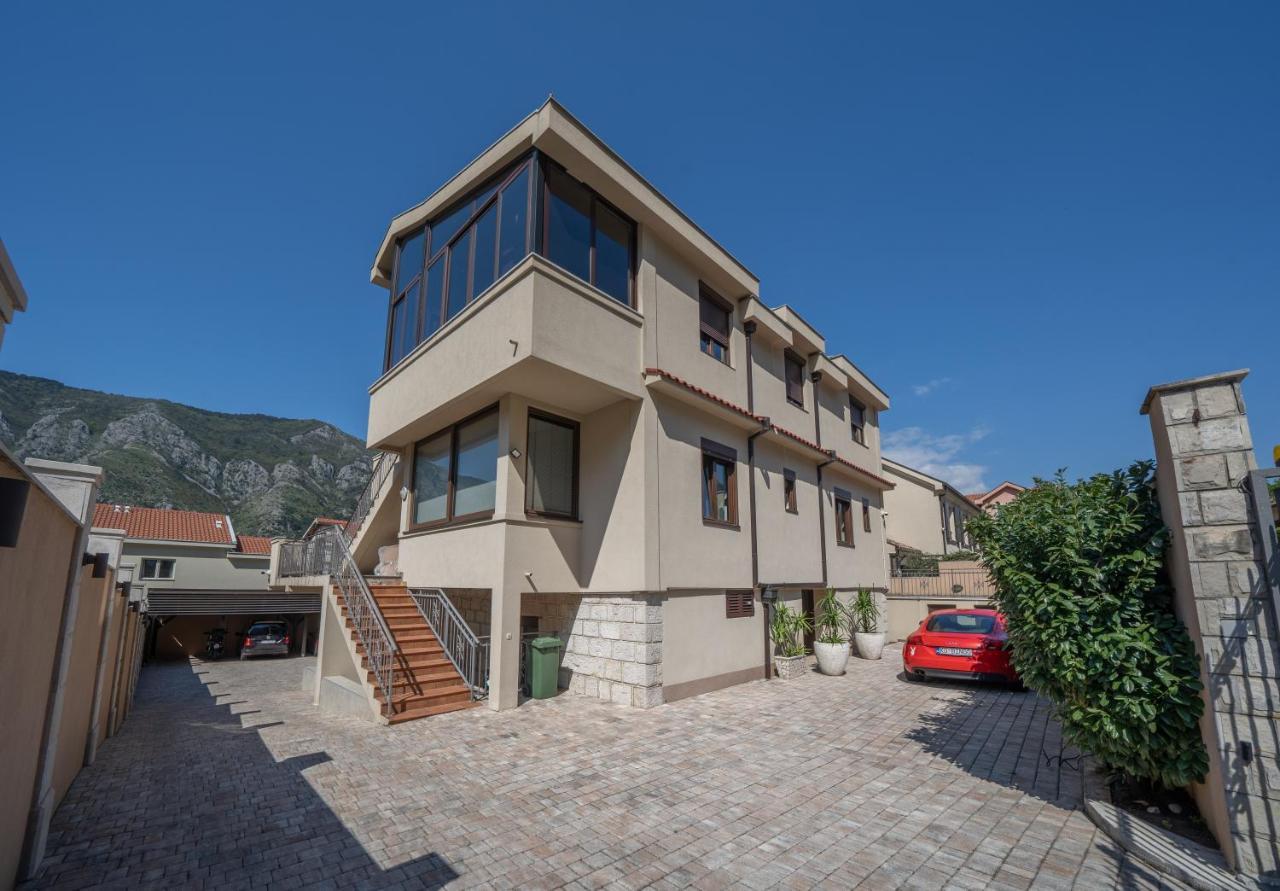 Apartments Milunovic Kotor Bagian luar foto