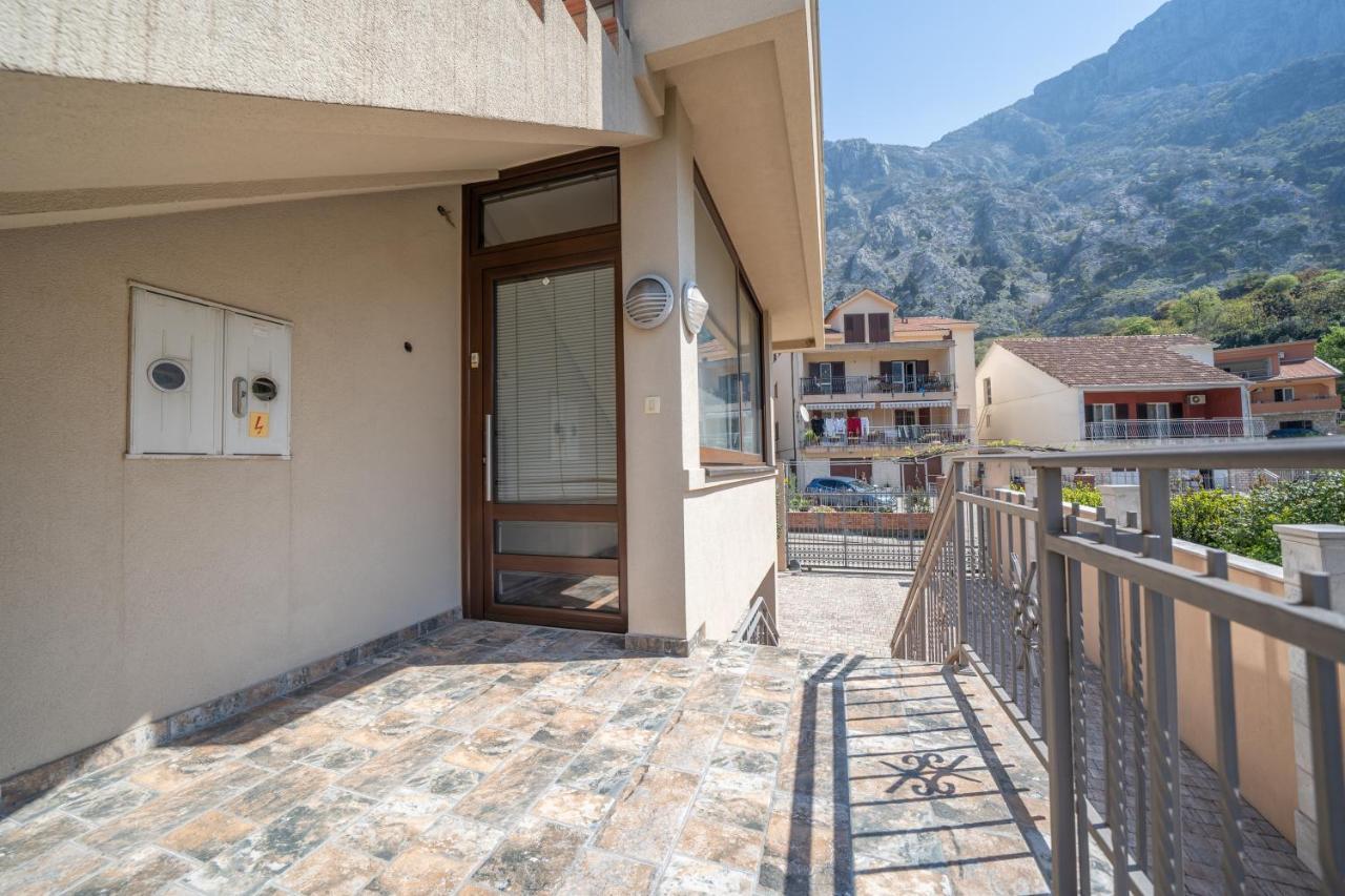 Apartments Milunovic Kotor Bagian luar foto