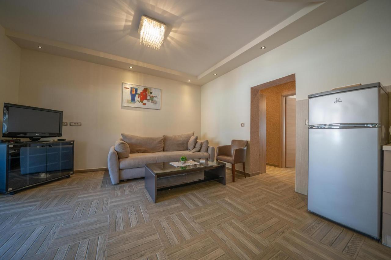 Apartments Milunovic Kotor Bagian luar foto
