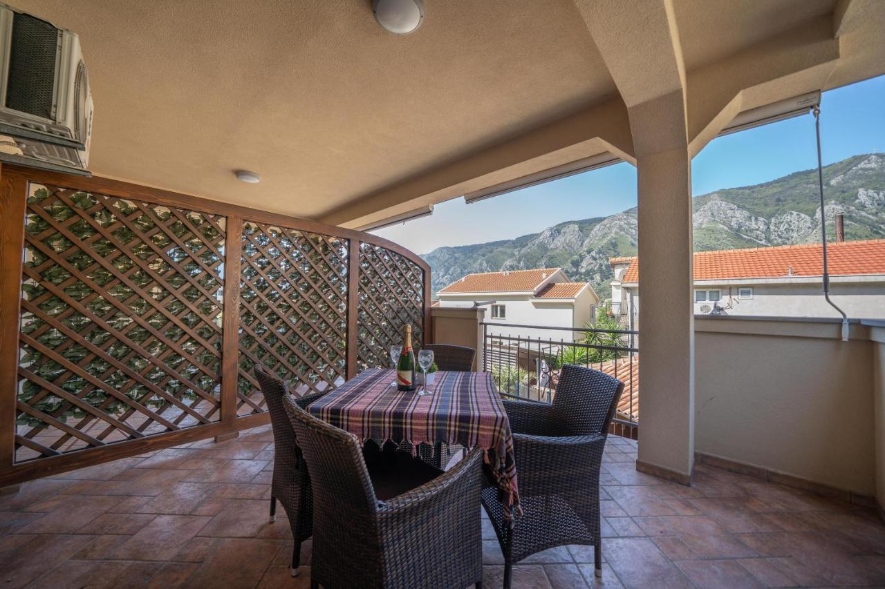 Apartments Milunovic Kotor Bagian luar foto