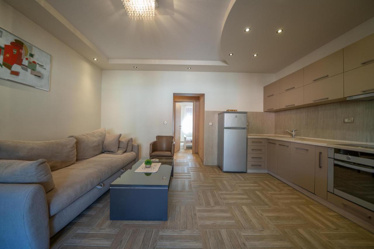 Apartments Milunovic Kotor Bagian luar foto