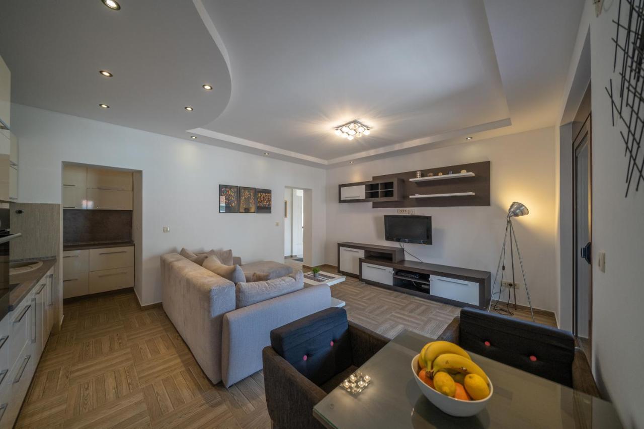 Apartments Milunovic Kotor Bagian luar foto