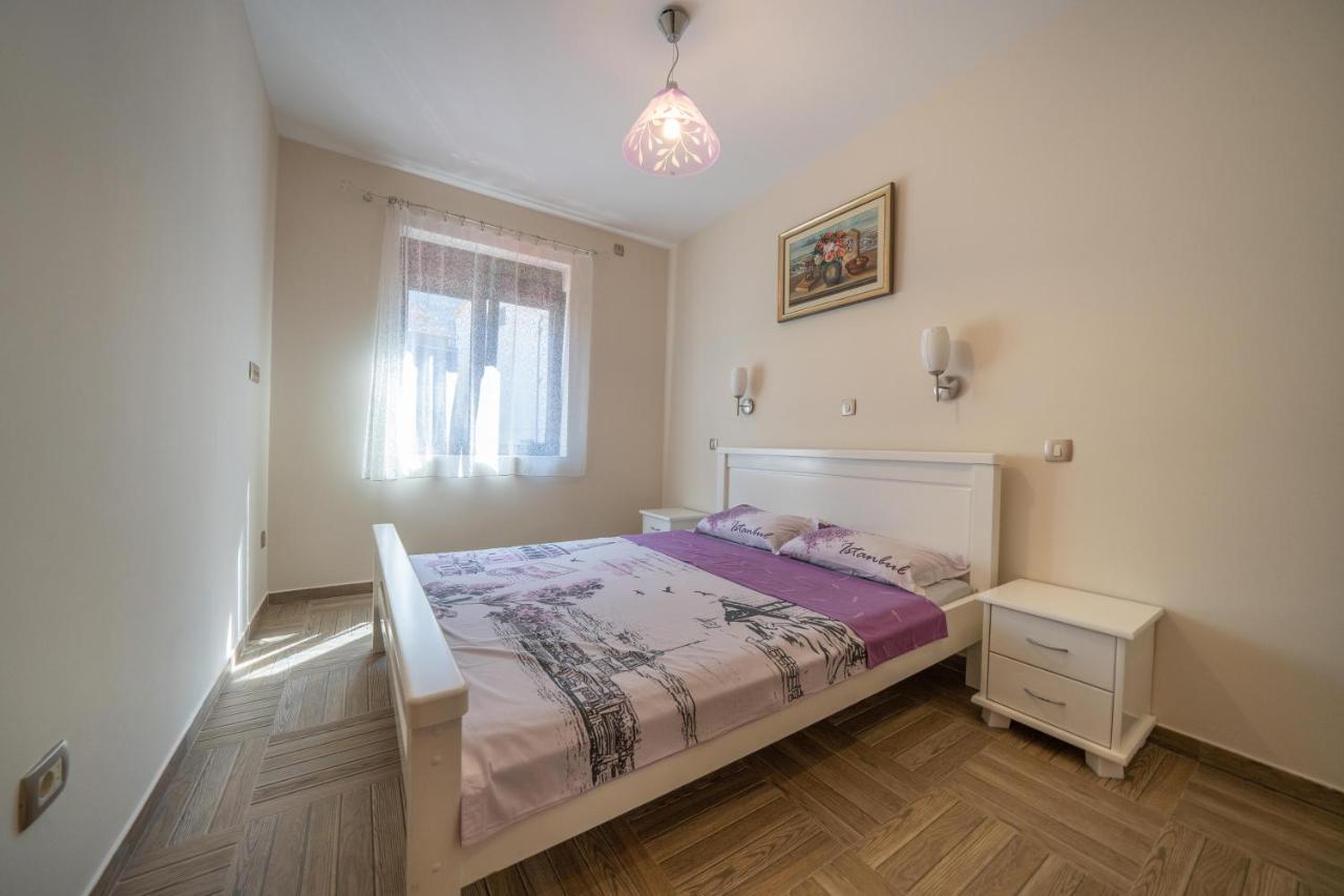 Apartments Milunovic Kotor Bagian luar foto