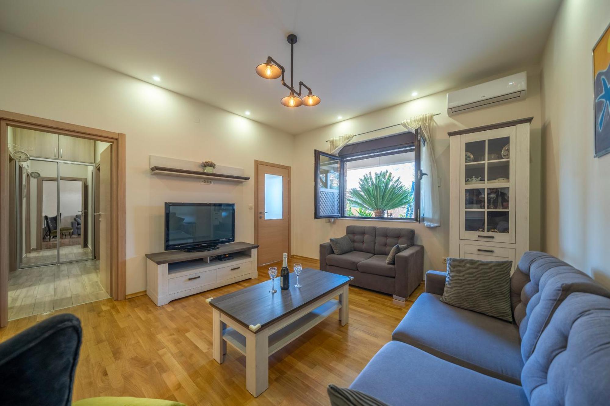 Apartments Milunovic Kotor Bagian luar foto
