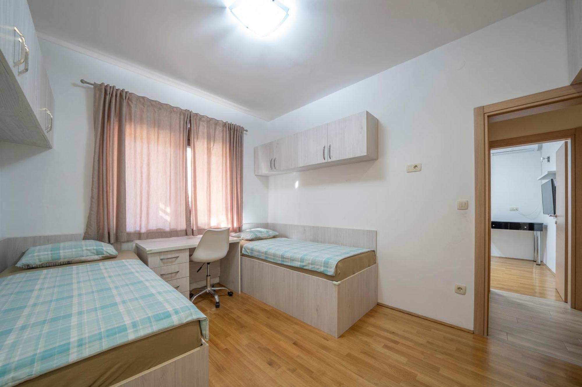 Apartments Milunovic Kotor Bagian luar foto